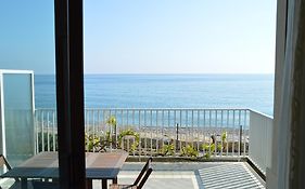 Riva Beach Apartment